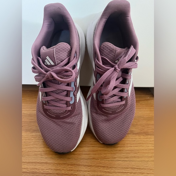 Women’s Adidas Cloud Foam Sneakers - Picture 3 of 8